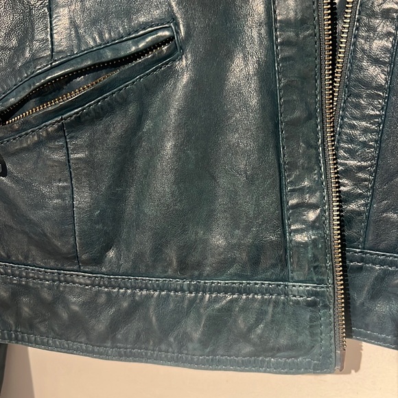 M0851 - Picture 2 of 3